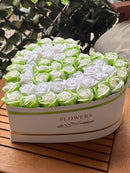 Aranjament floral forever,cutie în formă de inimă alba "Lime heart"
