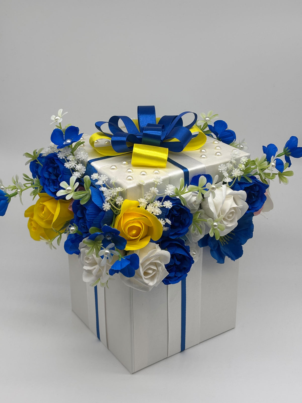 Cutie Cadou floral în Albastru, Galben și Alb