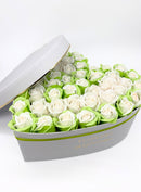 Aranjament floral forever,cutie în formă de inimă alba "Lime heart"