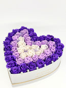 Aranjament floral forever,cutie în formă de inimă alba "Royal Purple Heart"