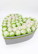 Aranjament floral forever,cutie în formă de inimă alba "Lime heart"